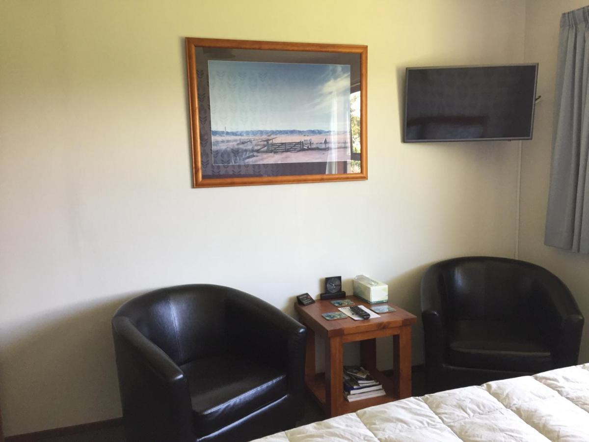 Ron And Tony'S Bed & Breakfast Tuatapere ภายนอก รูปภาพ
