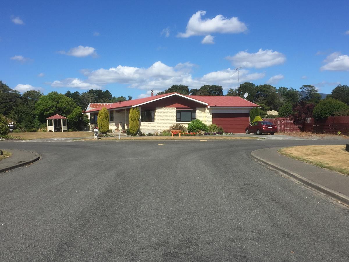 Ron And Tony'S Bed & Breakfast Tuatapere ภายนอก รูปภาพ